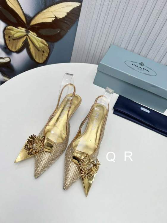Picture of Prada Shoes _SKUPradasz35-403CRR061219083